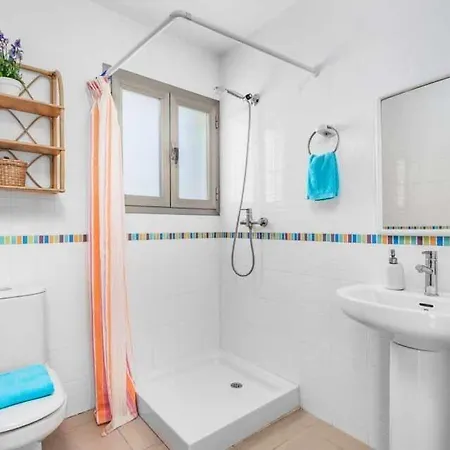 Sleeps 8 Pool Air Con Wifi Cala en Bosch