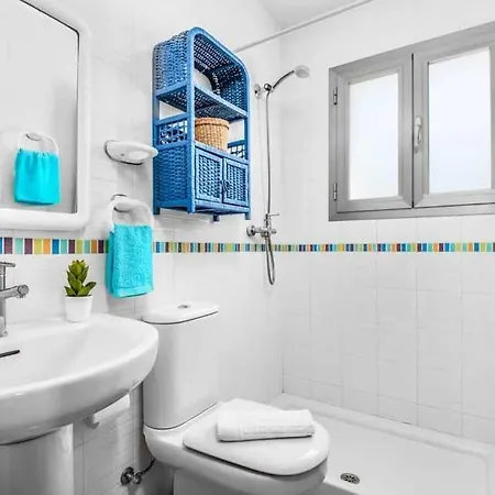 Sleeps 8 Pool Air Con Wifi Vila *