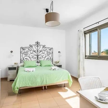 Vila Sleeps 8 Pool Air Con Wifi Cala en Bosch