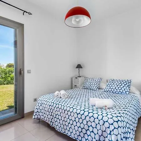 Sleeps 8 Pool Air Con Wifi Willa *