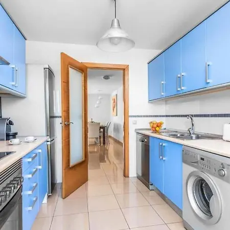 Sleeps 8 Pool Air Con Wifi Willa *
