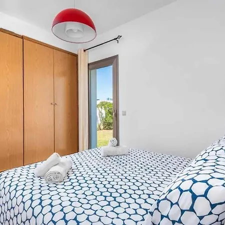 Sleeps 8 Pool Air Con Wifi Cala en Bosch